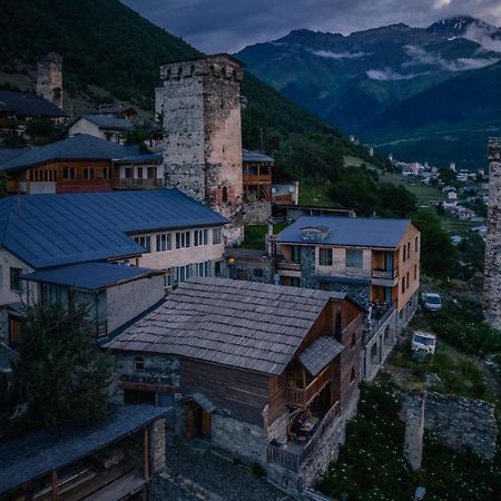 Hotel Old House Μέστια Εξωτερικό φωτογραφία